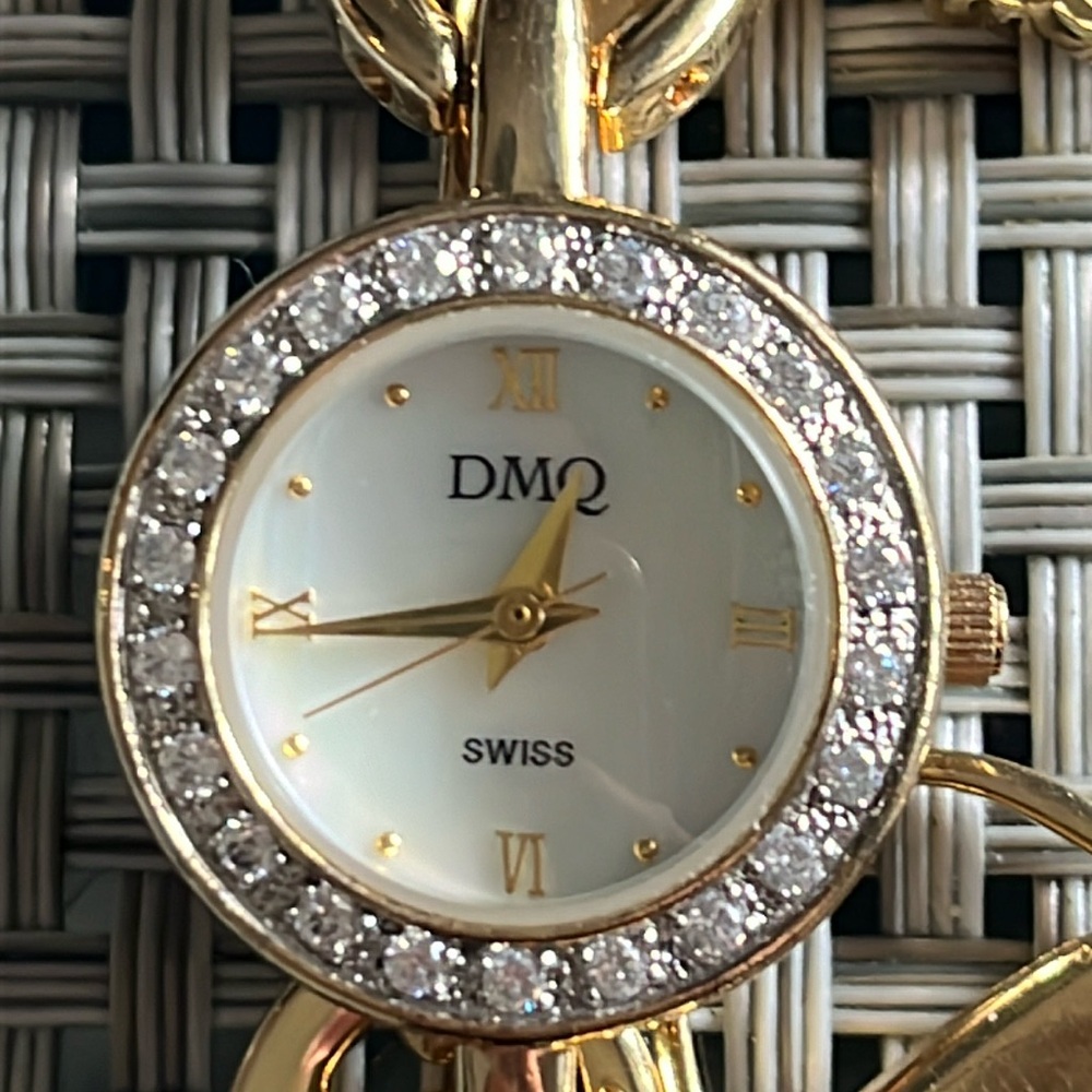DMQ Swiss Ladies Wrist Watch .